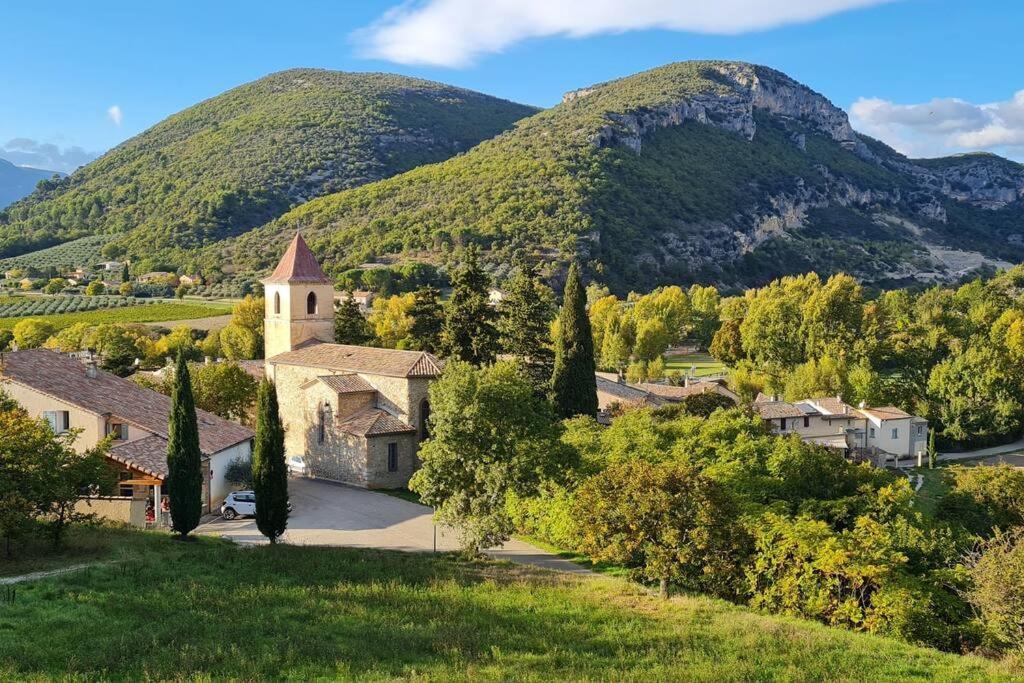 Appartement Rez-De-Jardin Jas Des Baronnies Curnier Exterior foto