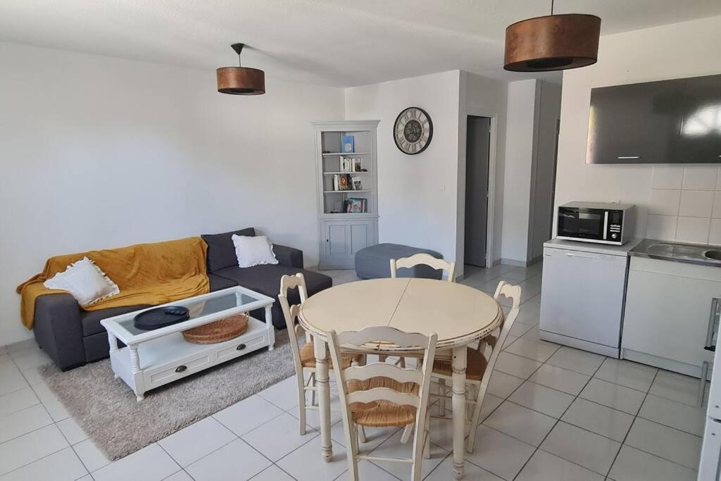 Appartement Rez-De-Jardin Jas Des Baronnies Curnier Exterior foto